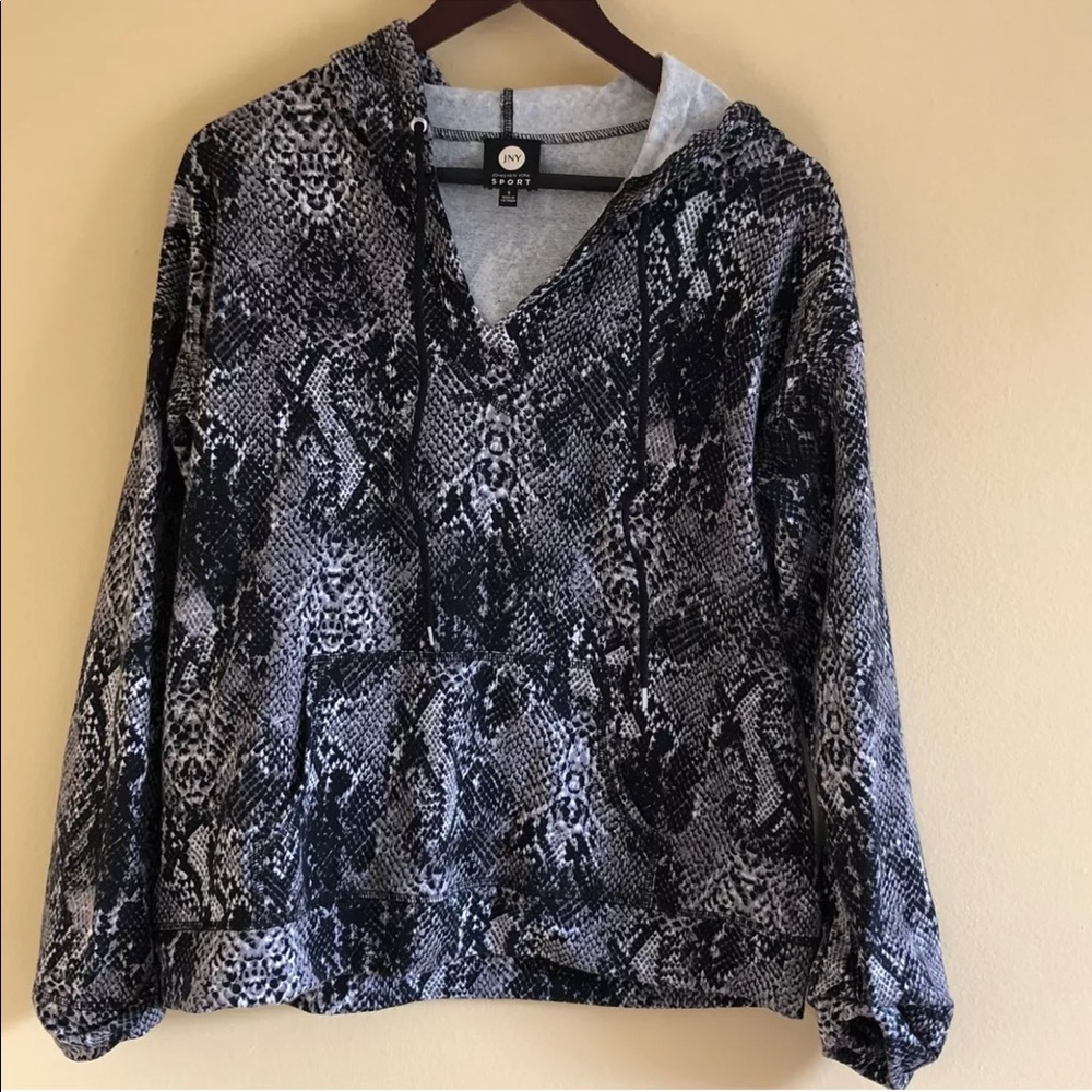 Jones New York Size S Sport Stretch Top Pullover
